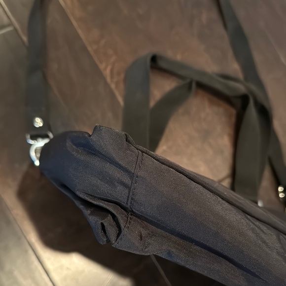 Crest Designs Black unisex Crossbody Bag - Picture 5 of 10